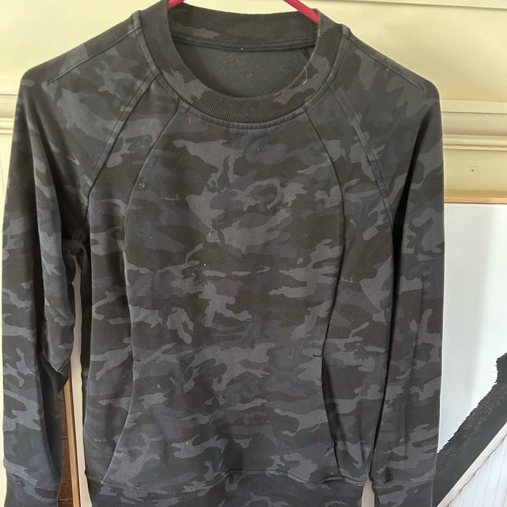 Lululemon camo sweatshirt